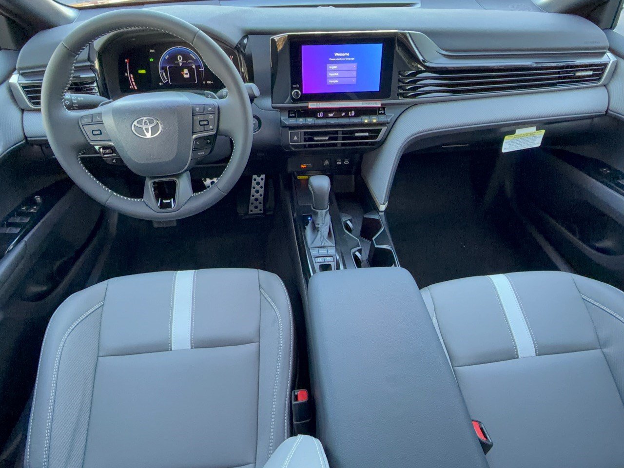 Used 2026 Toyota Camry SE FWD image 17