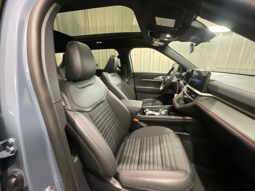 Used 2026 Ford Explorer ST-Line AWD/4WD image 14