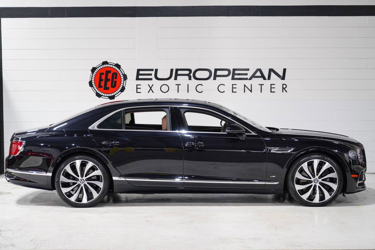 Used 2022 Bentley Flying Spur V8 image 6