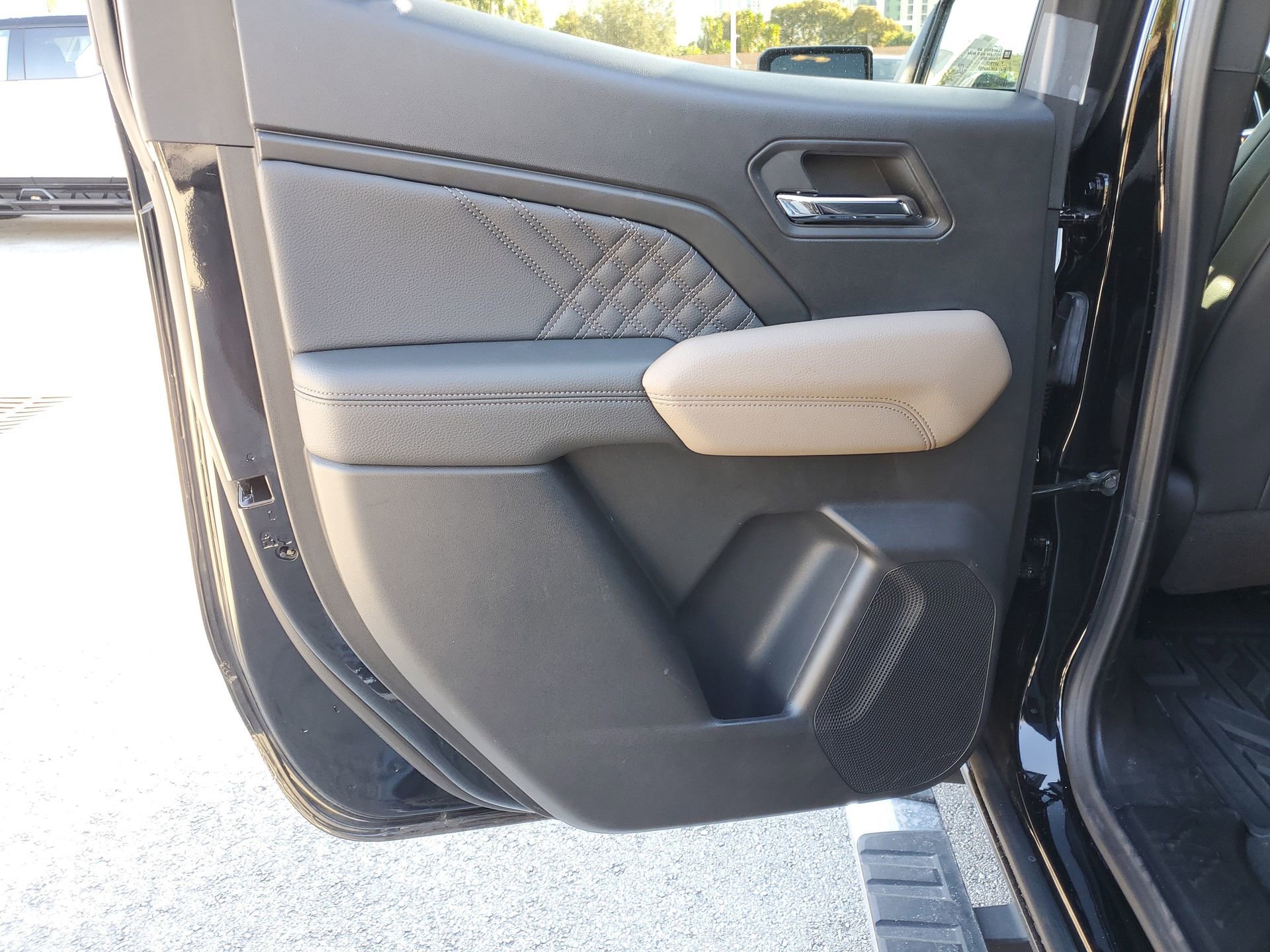 Used 2024 GMC Canyon Denali w/ LPO, Denali Black Edition image 11