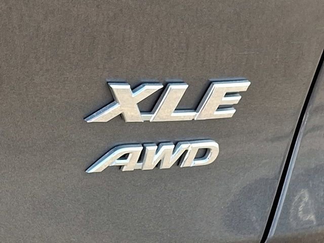 Used 2021 Toyota RAV4 XLE w/ Carpet Mat Package (TMS) image 34