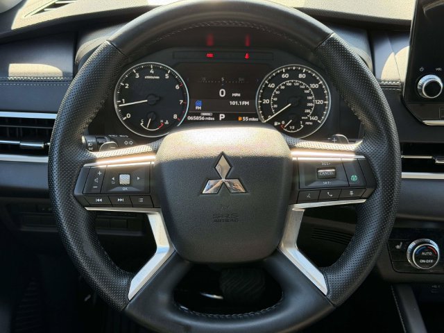 Used 2023 Mitsubishi Outlander SE AWD/4WD image 18