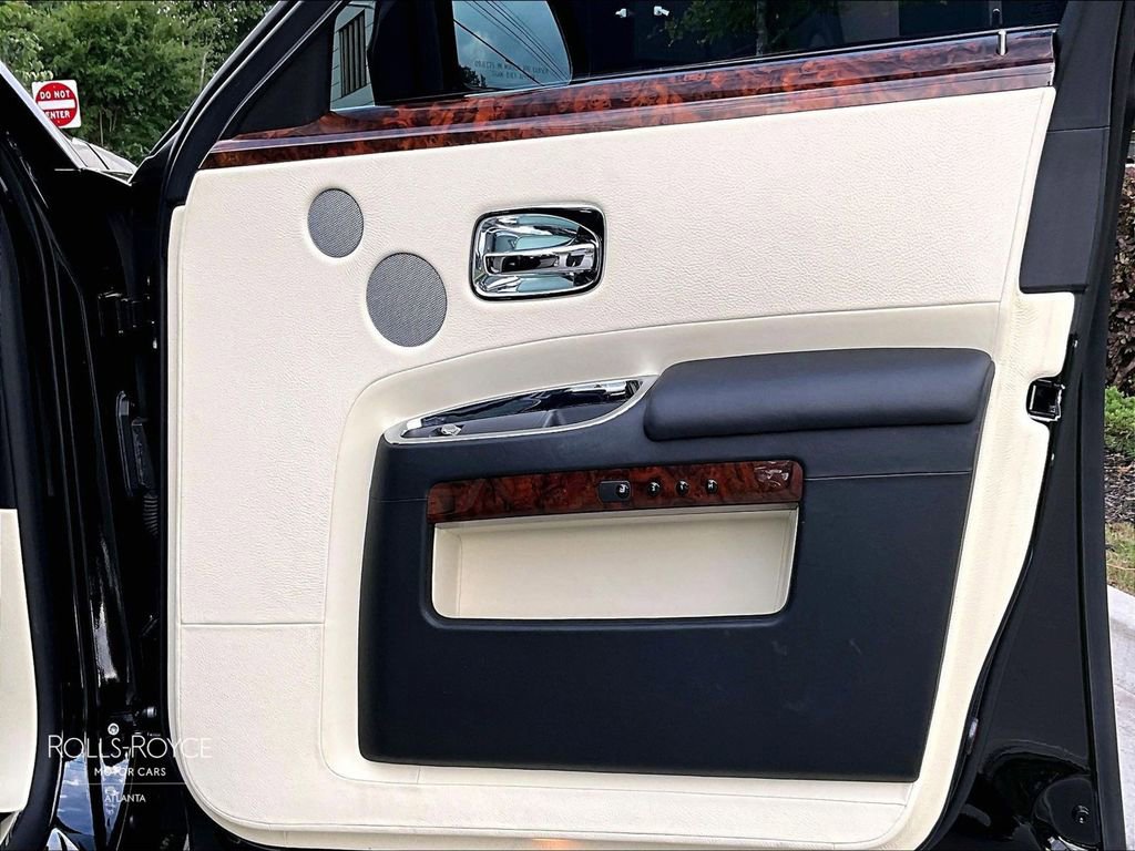 Certified 2013 Rolls-Royce Ghost RWD image 22