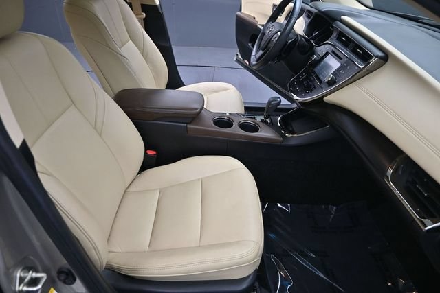 Used 2016 Toyota Avalon XLE Premium FWD image 19