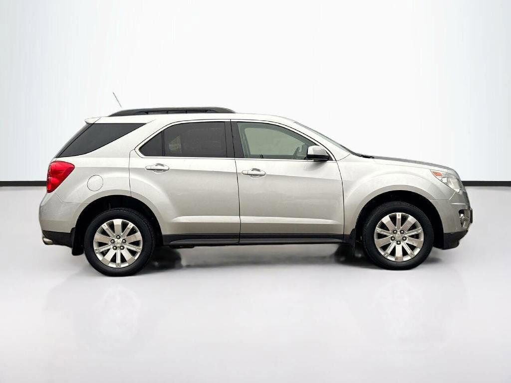 Used 2010 Chevrolet Equinox LT image 4
