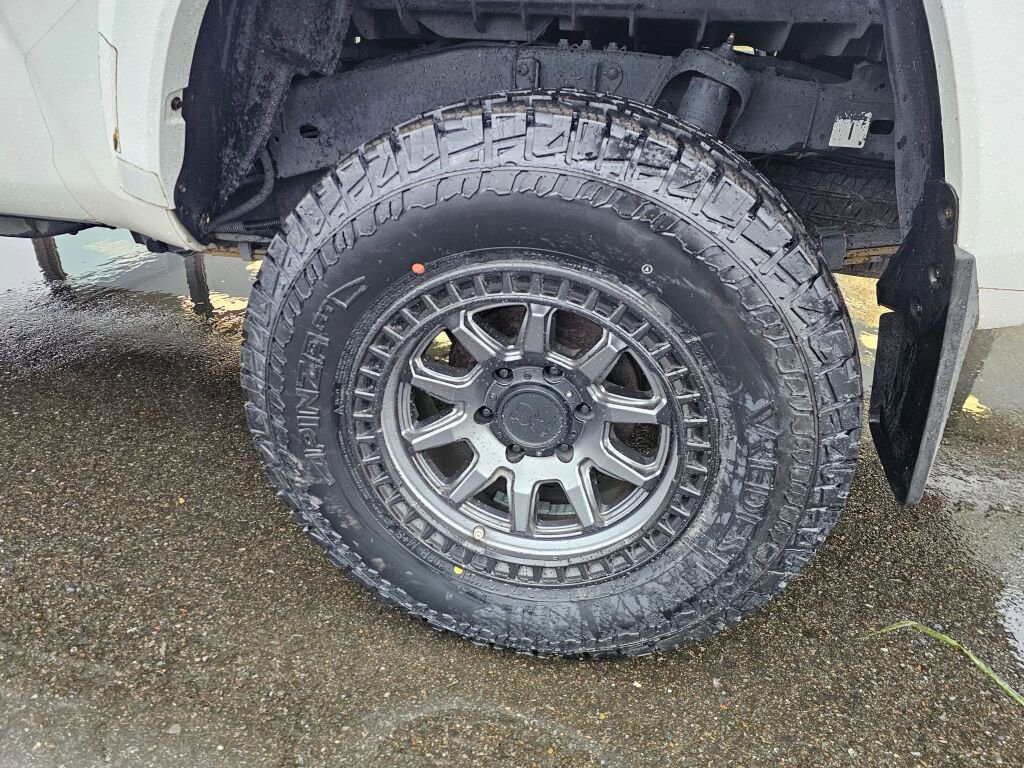 Used 2016 Toyota Tacoma TRD Off-Road image 11