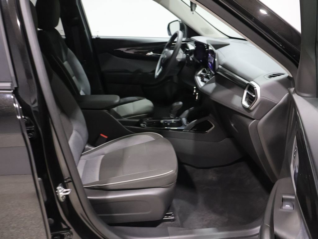Used 2025 Chevrolet TrailBlazer LT image 22