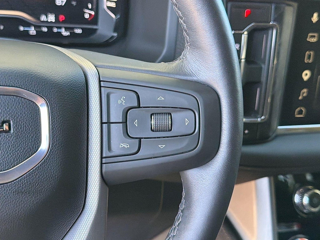 Used 2024 GMC Yukon Denali w/ Advanced Technology Package AWD/4WD image 10