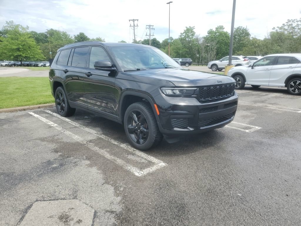 Used 2023 Jeep Grand Cherokee L Laredo AWD/4WD image 1