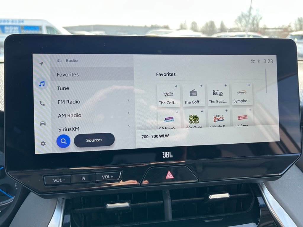 Used 2024 Toyota Venza XLE image 12