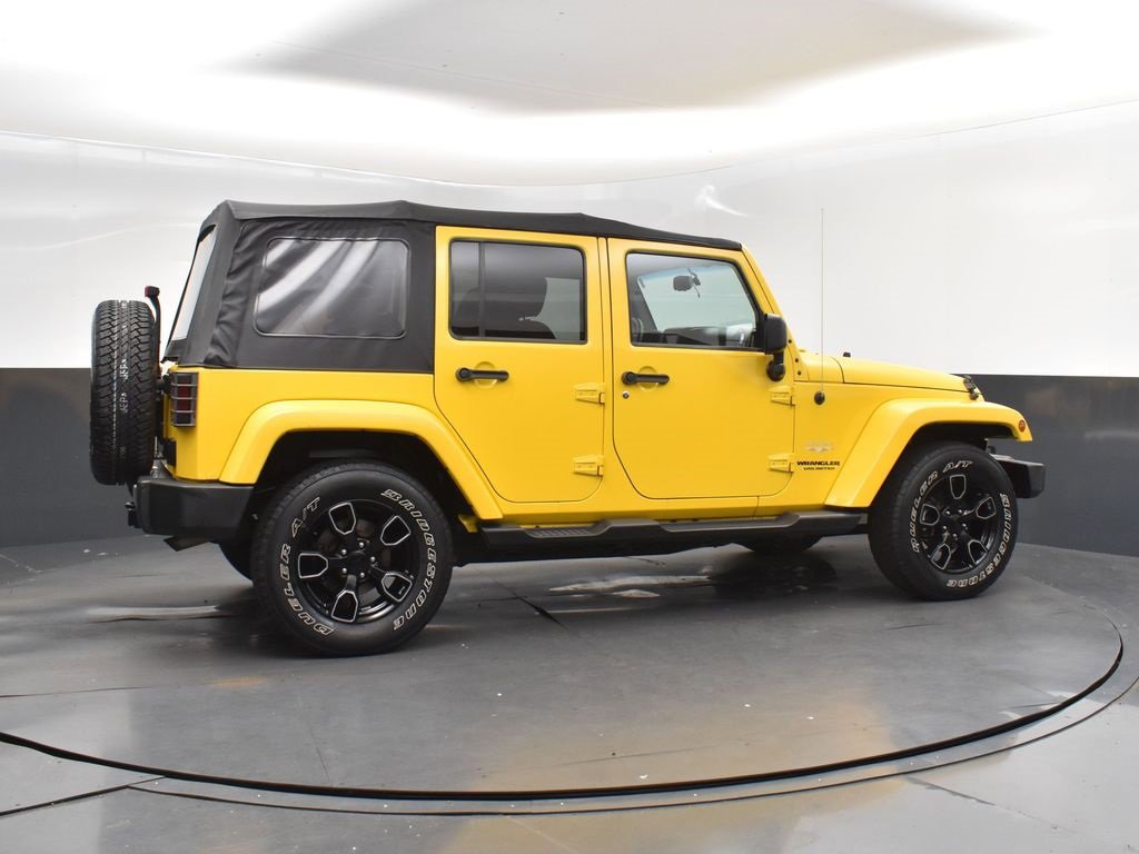 Used 2015 Jeep Wrangler Unlimited Sahara w/ Connectivity Group image 8