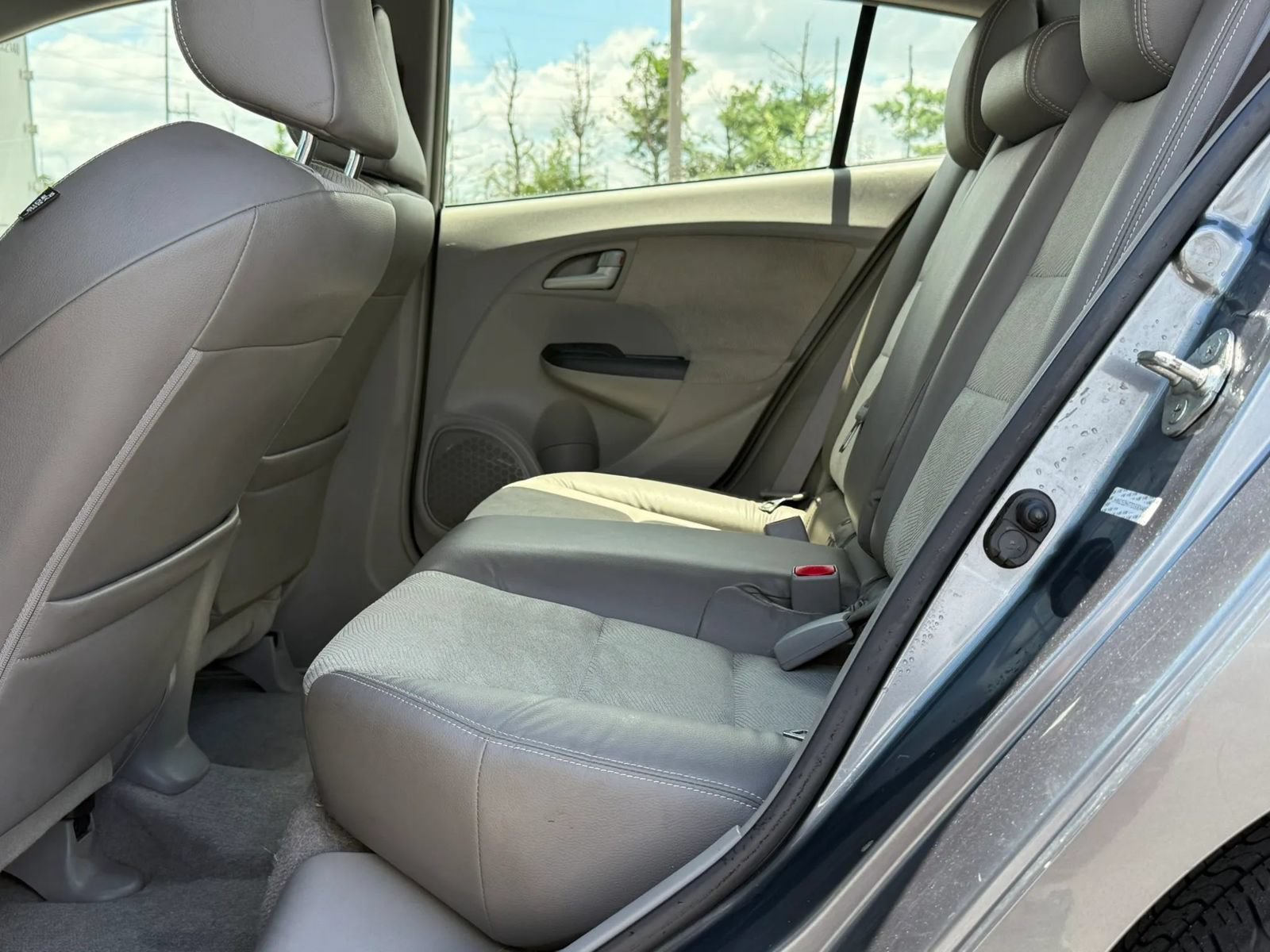 Used 2013 Honda Insight EX image 12