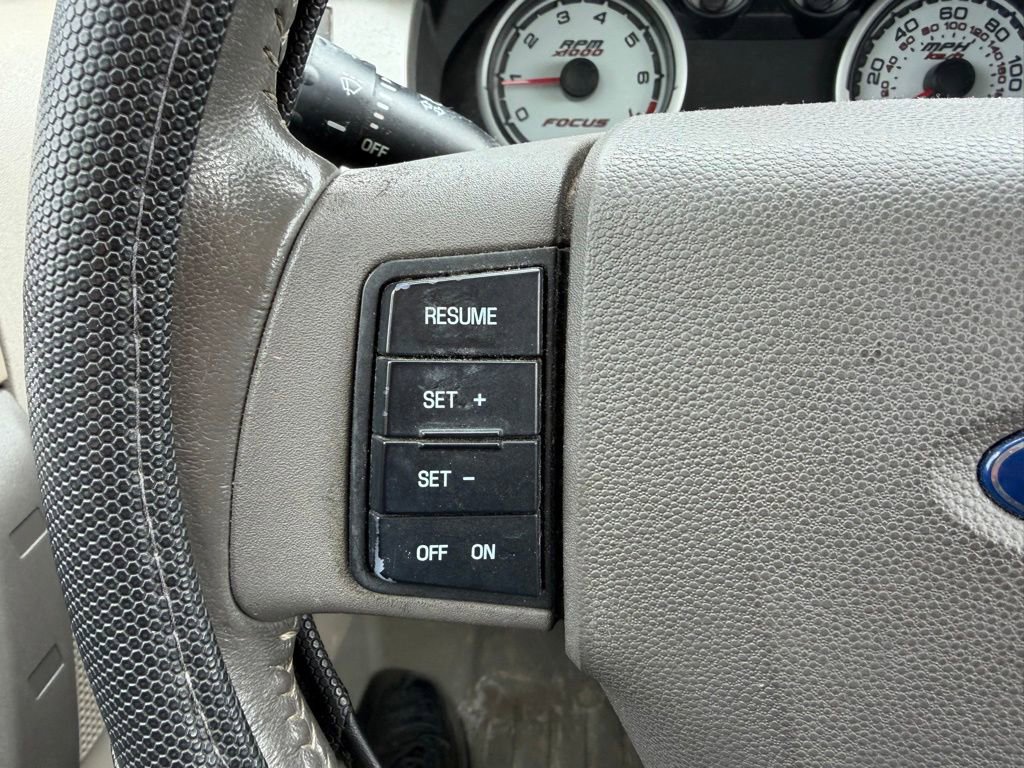 Used 2010 Ford Focus SEL FWD image 11