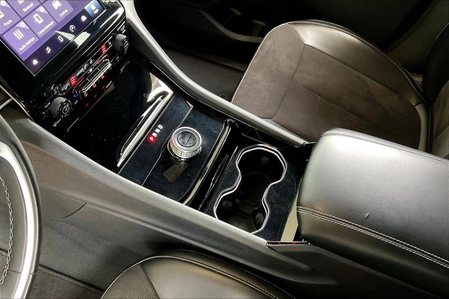 Used 2023 Jeep Grand Cherokee L Laredo AWD/4WD image 17