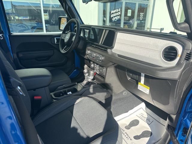 New 2026 Jeep Gladiator Sport AWD/4WD image 18