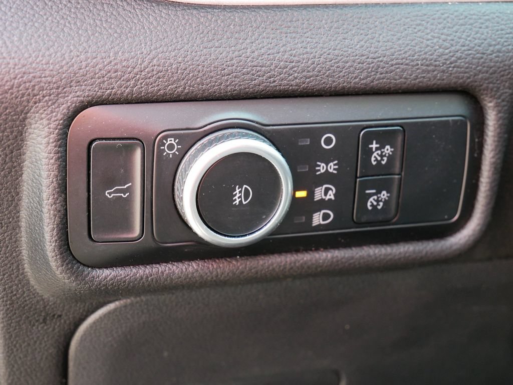 Used 2024 Ford Explorer XLT w/ Equipment Group 202A AWD/4WD image 19