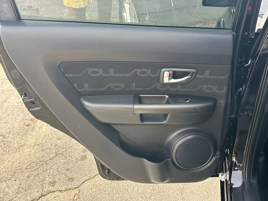 Used 2013 Kia Soul + image 22
