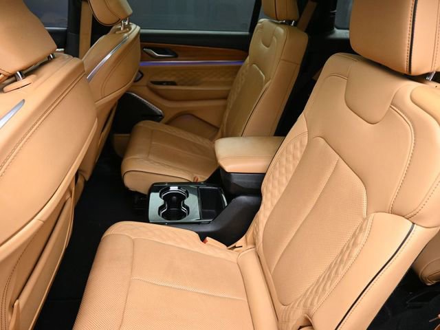 Used 2023 Jeep Grand Cherokee L Summit AWD/4WD image 18
