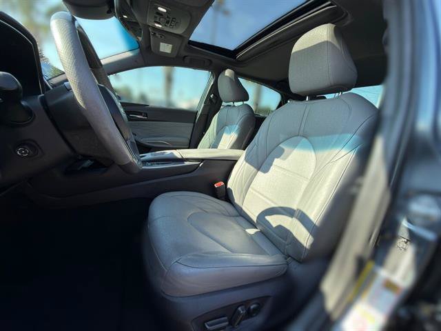 Used 2019 Toyota Avalon Limited FWD image 9