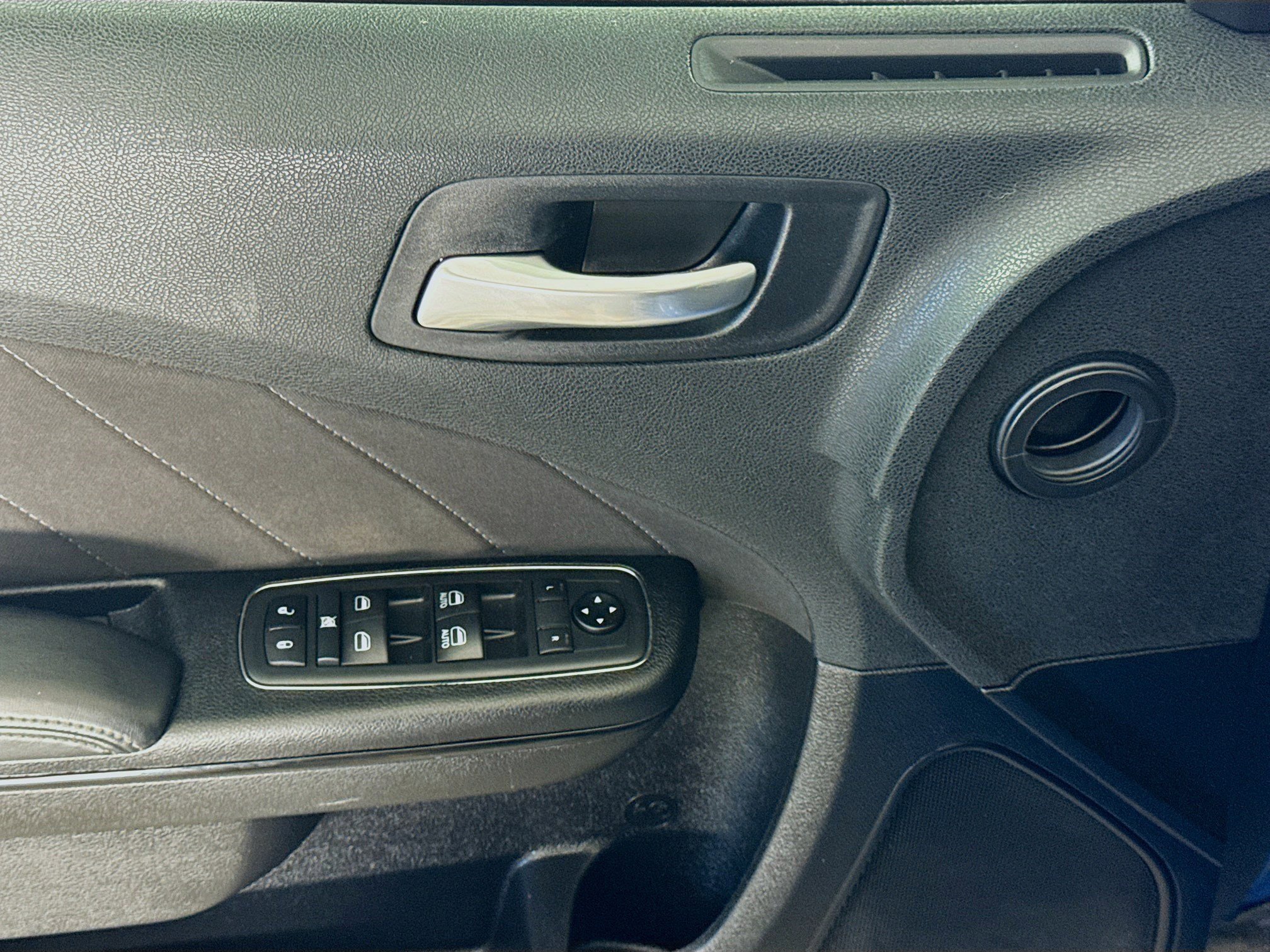 Used 2021 Dodge Charger SXT w/ Blacktop Package image 24