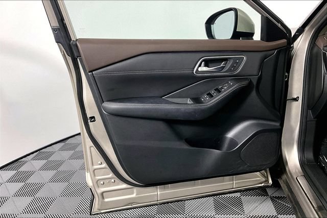 Used 2023 Nissan Rogue Platinum w/ Platinum Premium Package FWD image 25