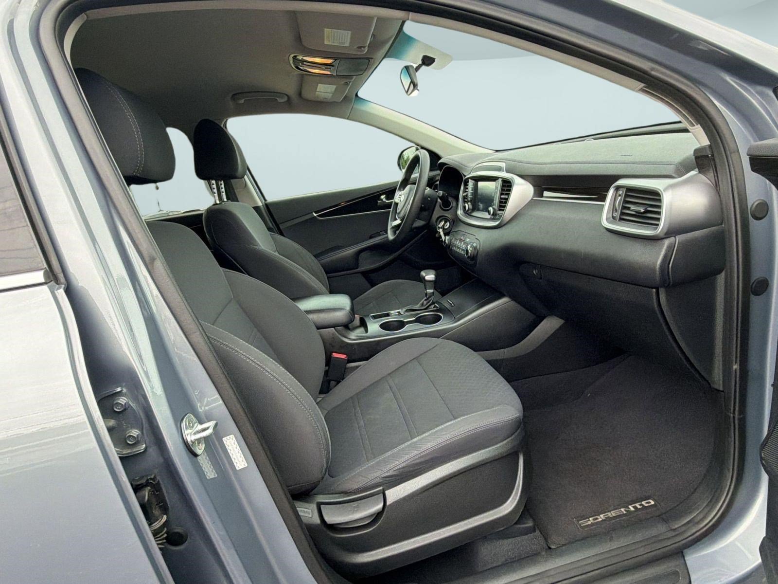 Used 2020 Kia Sorento L FWD image 25