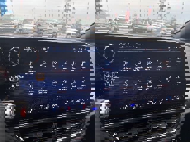 Used 2024 Chevrolet Equinox EV RS image 16