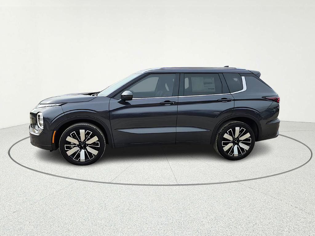 New 2026 Mitsubishi Outlander SEL image 3