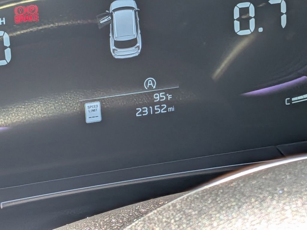 Used 2025 Kia Telluride S image 16