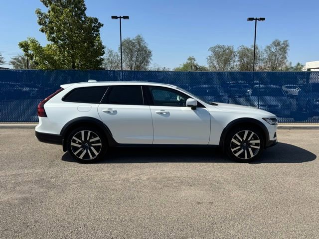 New 2026 Volvo V90 B6 Cross Country Ultra w/ Climate Package image 3
