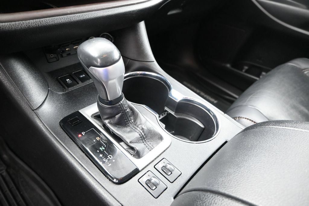 Used 2019 Toyota Highlander XLE AWD/4WD image 26