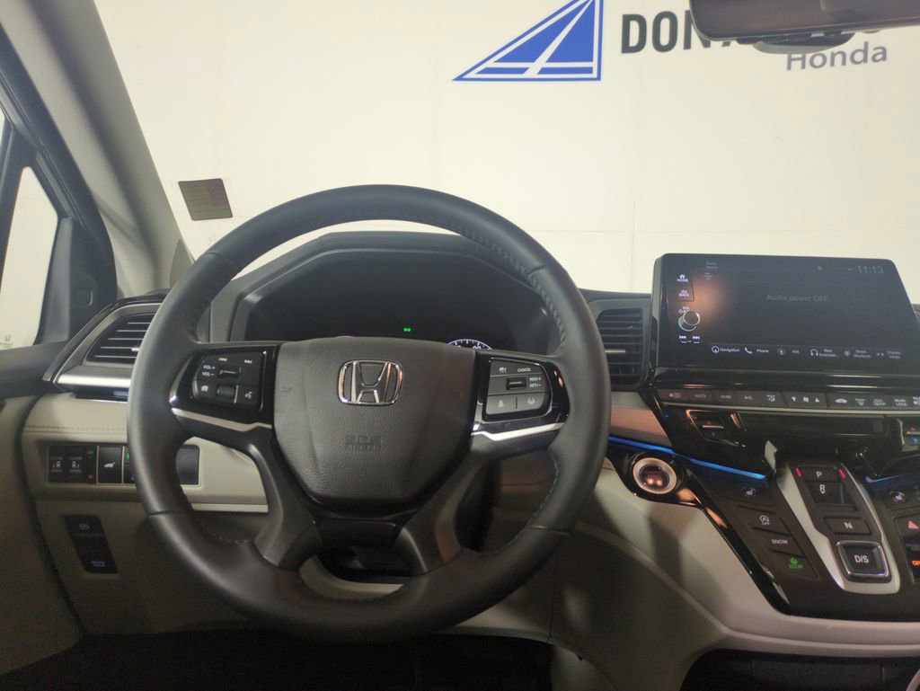 Certified 2025 Honda Odyssey Touring image 17