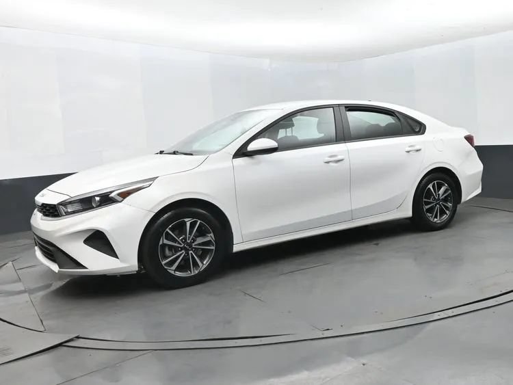 Used 2024 Kia Forte LXS FWD image 5