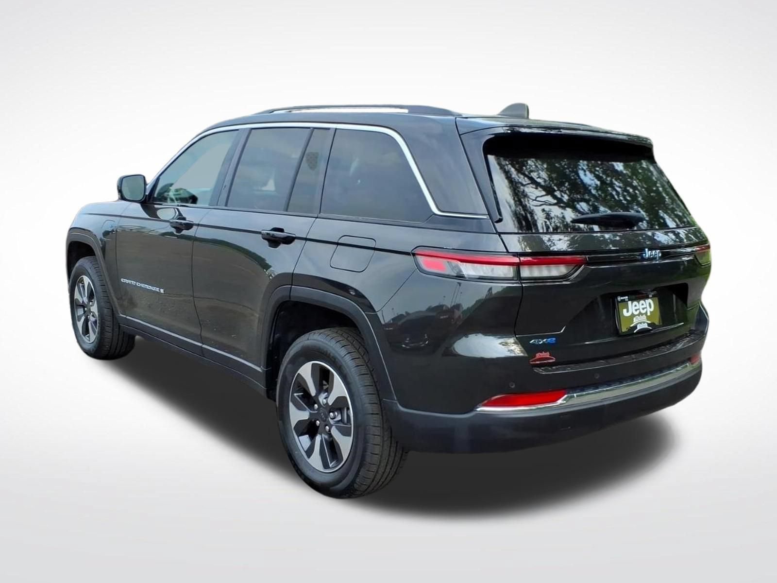 Used 2024 Jeep Grand Cherokee Limited 4xe AWD/4WD image 3