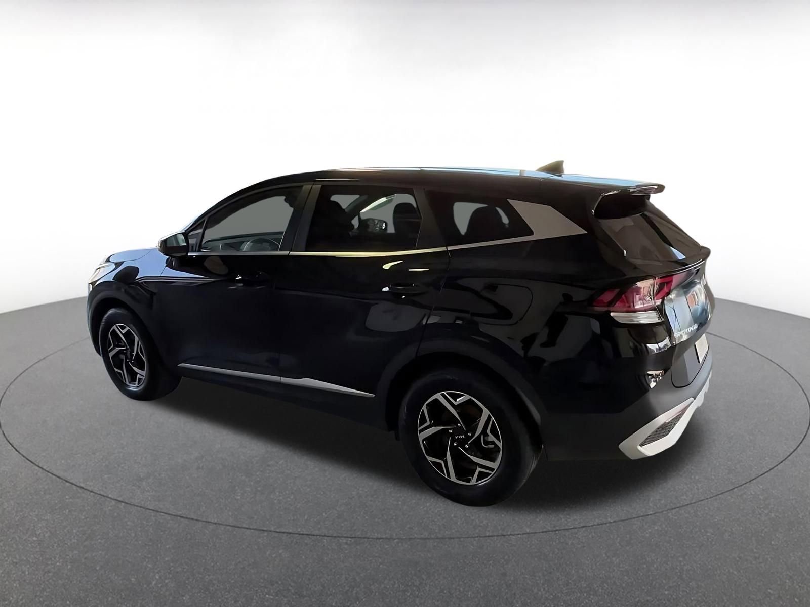 Used 2025 Kia Sportage LX image 15