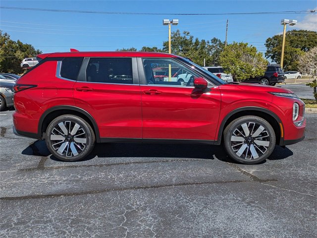 New 2025 Mitsubishi Outlander SE image 4