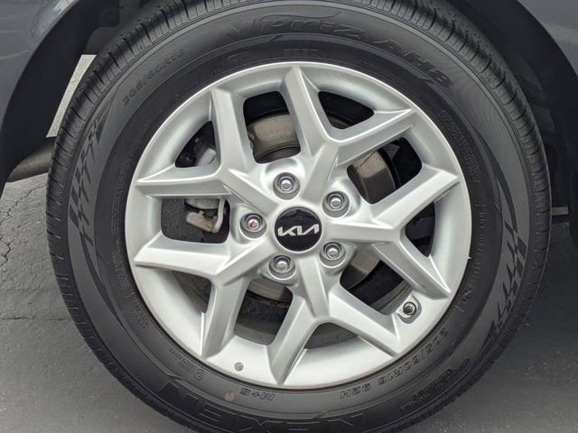 Used 2025 Kia Soul LX w/ LX Technology Package image 13