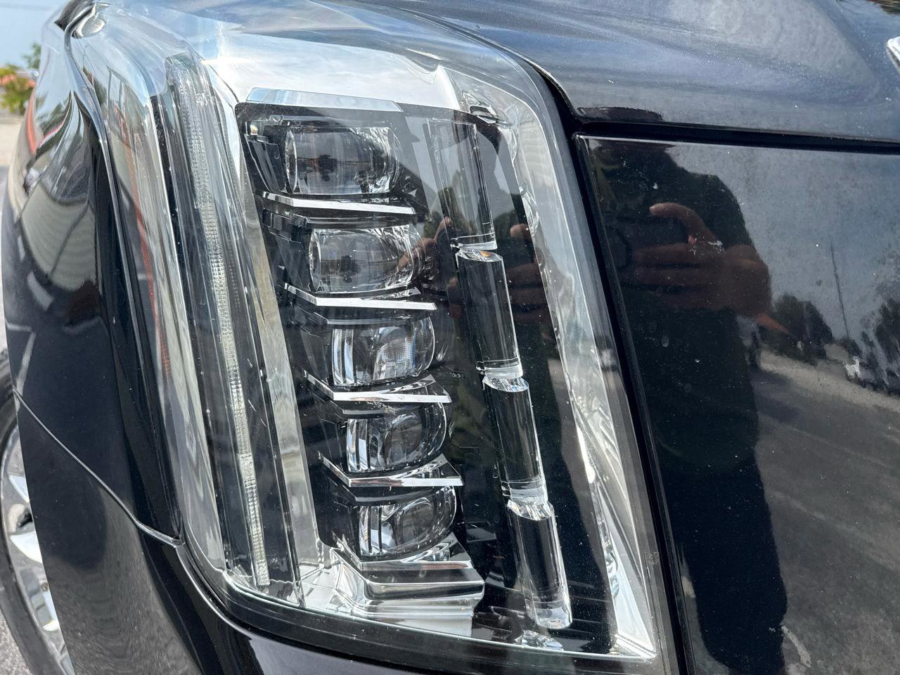 Used 2018 Cadillac Escalade Premium Luxury AWD/4WD image 62