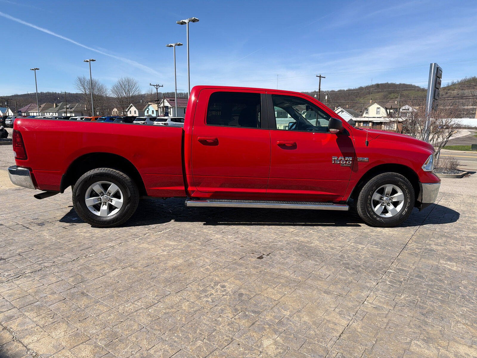 Used 2020 RAM 1500 Classic SLT w/ Luxury Group RWD image 9