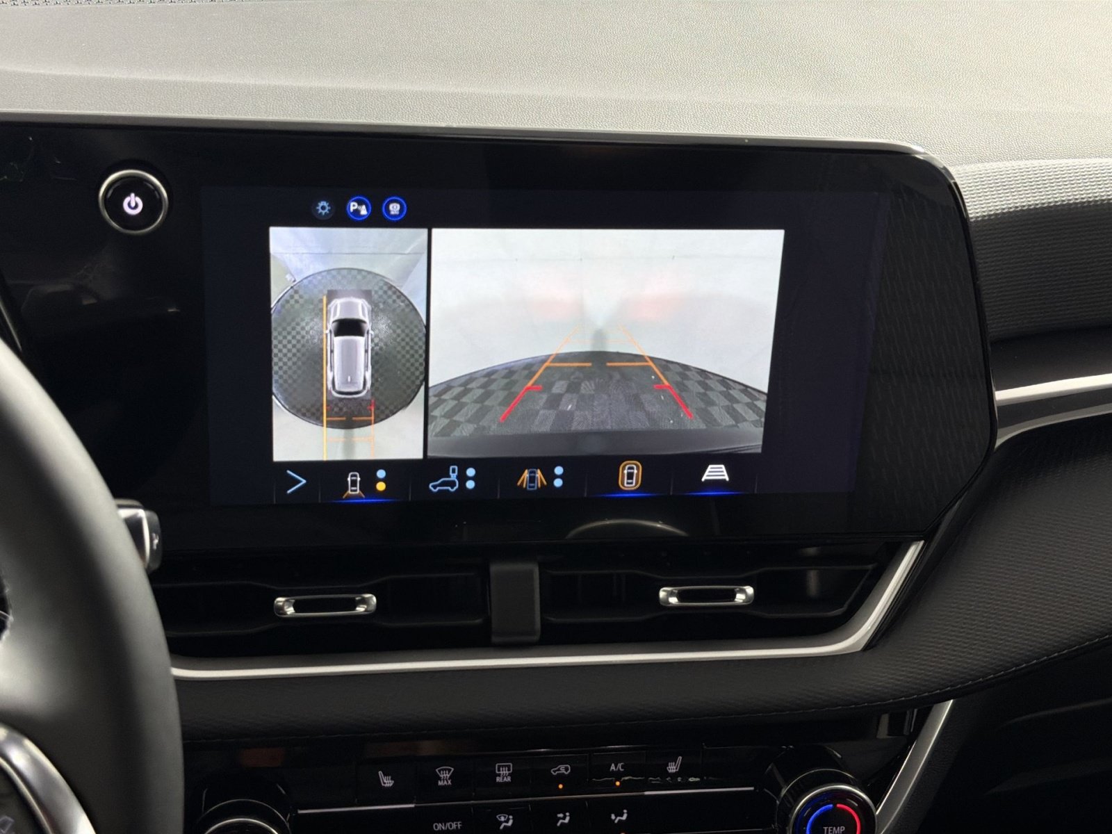 New 2027 Chevrolet Equinox LT w/ Safety and Technology Package FWD image 19