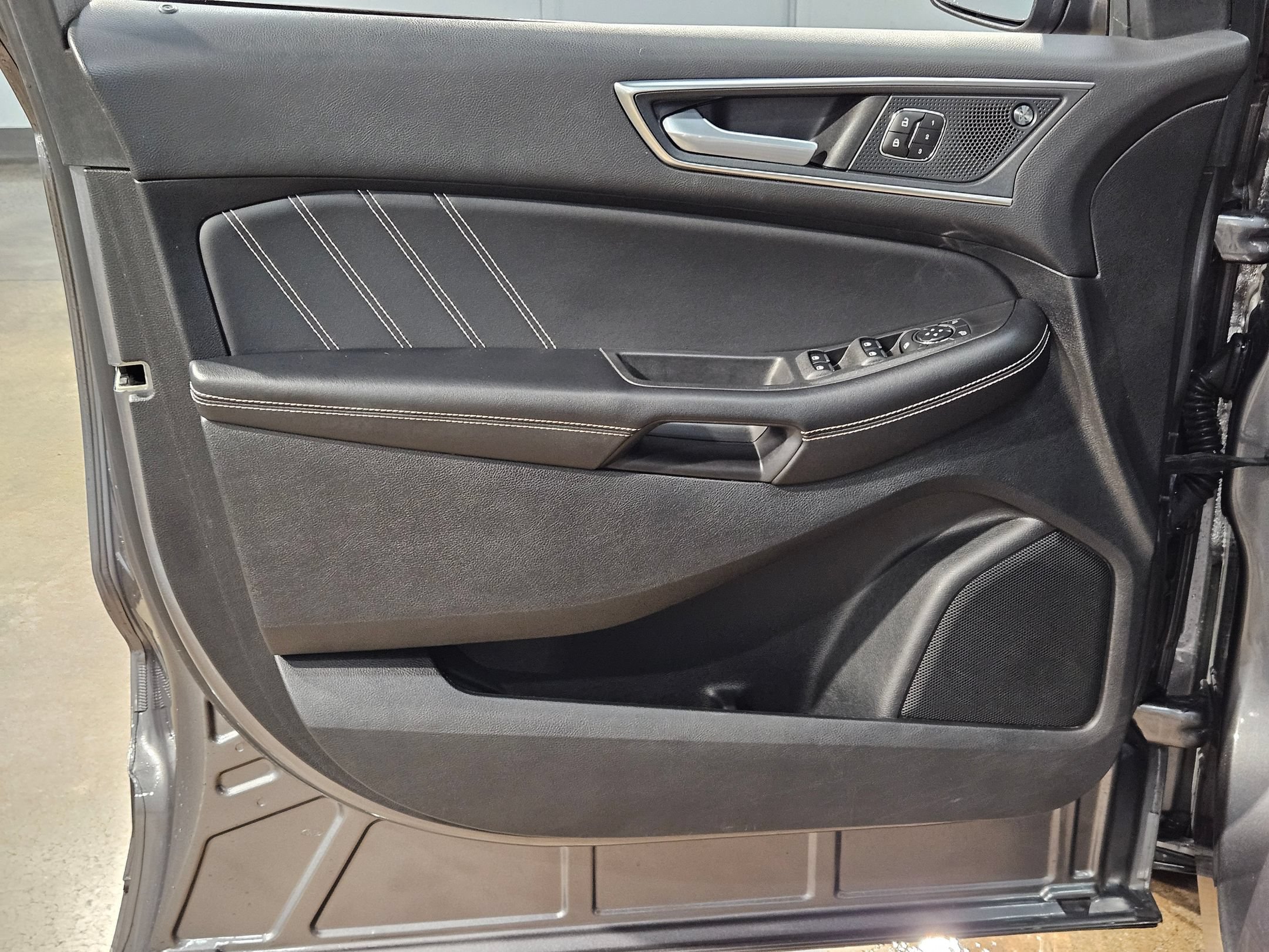 Used 2023 Ford Edge ST AWD/4WD image 20
