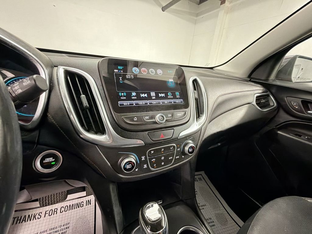 Used 2018 Chevrolet Equinox Premier image 17