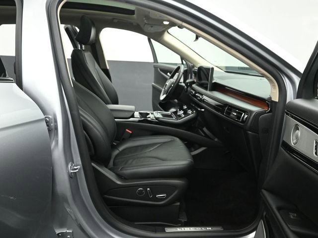 Certified 2023 Lincoln Nautilus Reserve w/ Equipment Group 202A image 30