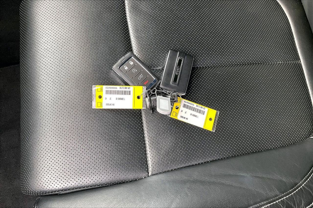 Certified 2024 Jeep Grand Cherokee L Overland w/ Luxury Tech Group IV image 35