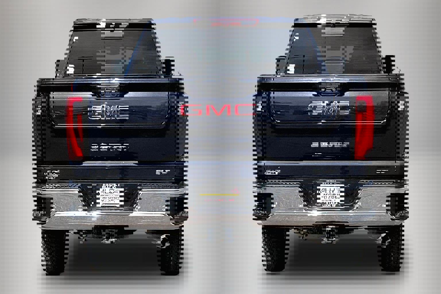 Used 2024 GMC Sierra 2500 SLT w/ SLT Premium Package image 5