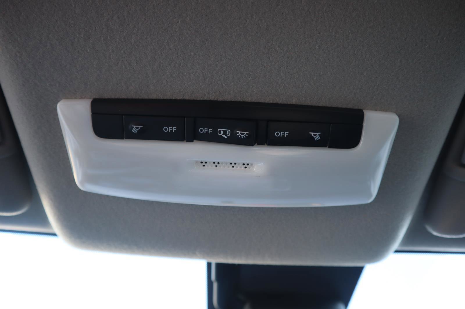 Used 2025 Nissan Versa S w/ Trunk Package image 24