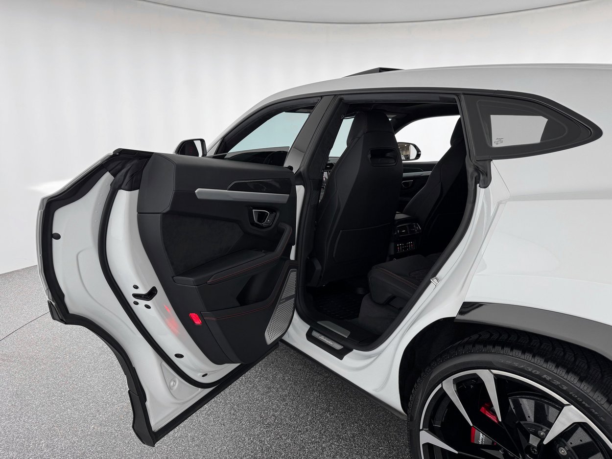 Used 2021 Lamborghini Urus image 23