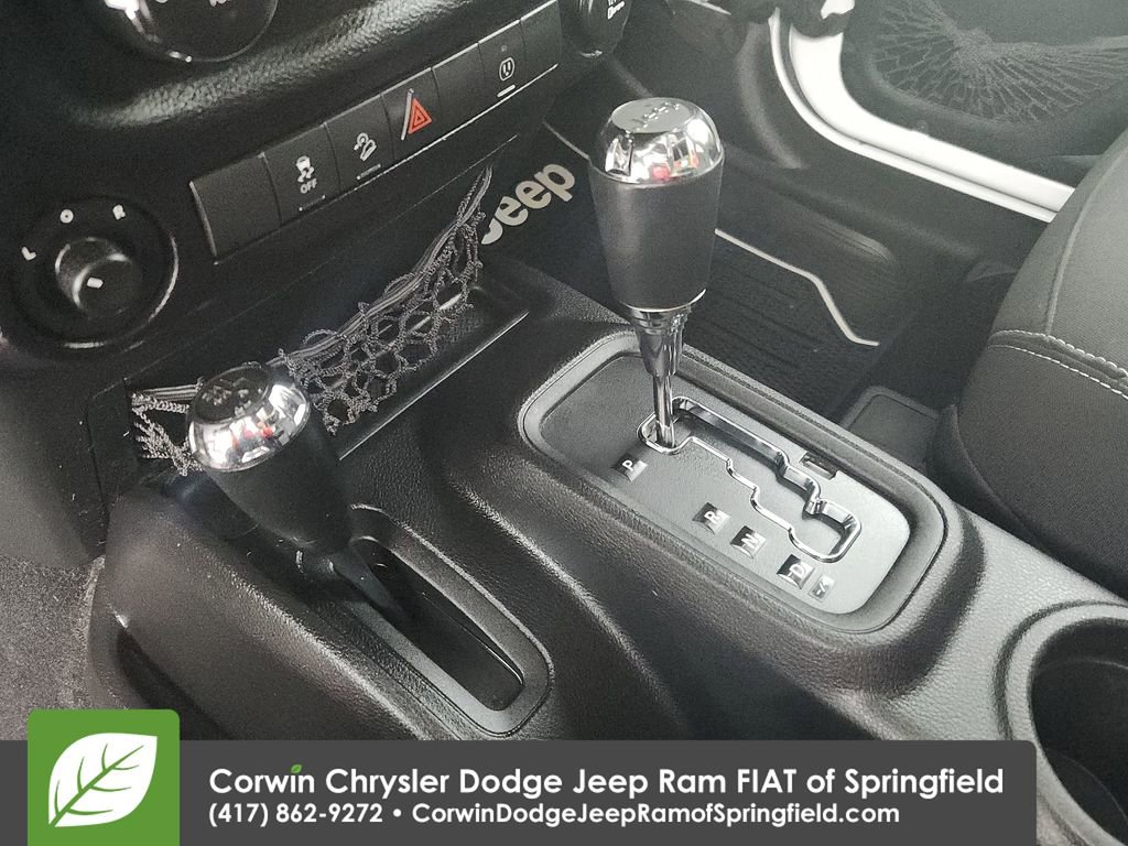 Used 2015 Jeep Wrangler Rubicon w/ Power Convenience Group image 27