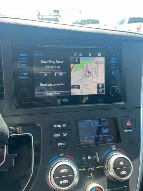 Used 2017 Toyota Sienna SE Premium FWD image 39