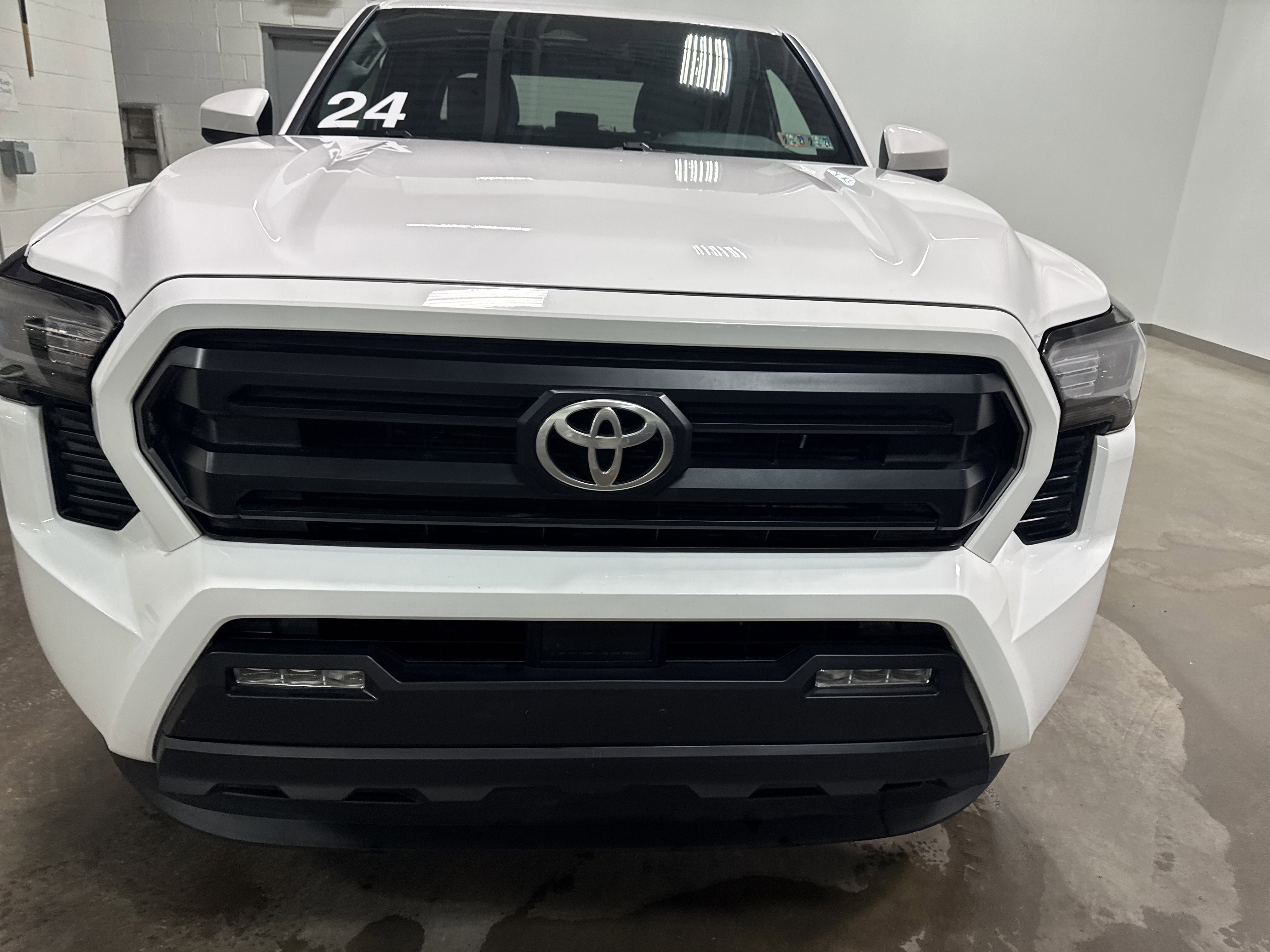 Used 2024 Toyota Tacoma SR5 image 8
